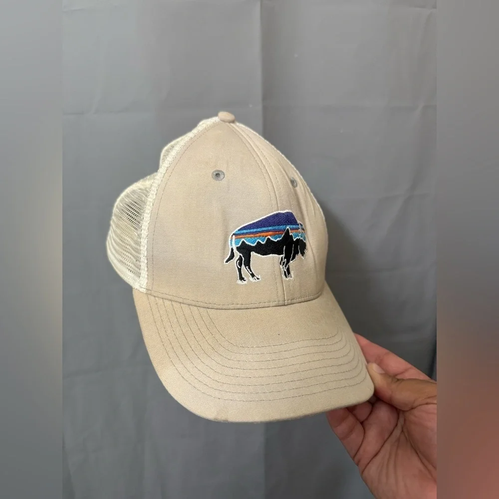 Patagonia Hat Cap Snap Back Mesh Fitz Roy Bison Buffalo Beige One Size Trucker